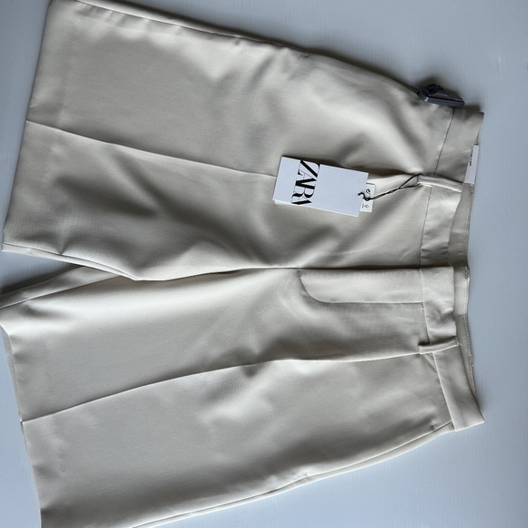 ZARA Man NWT Relaxed Fit Cotton beige tan Shorts Size 32  pleated  SS22 - Picture 1 of 2